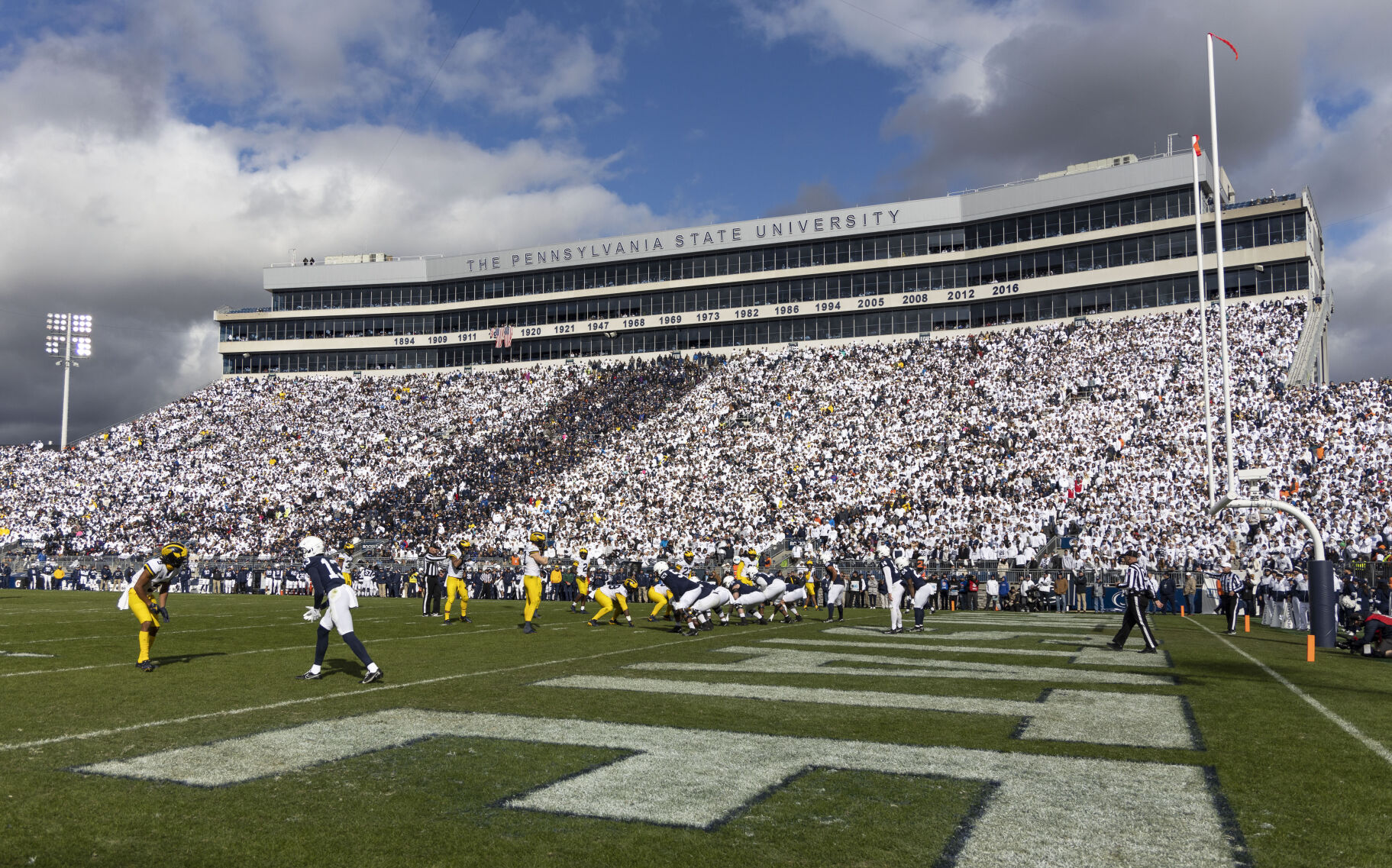 Penn State football vs. Michigan, stadium helmet stripe